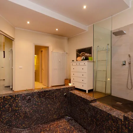 Lägenhet Luxury 3 Fiat, Ariberto Home, Tra Centro Storico Di E Navigli, Con Spaziosa Jacuzzi *