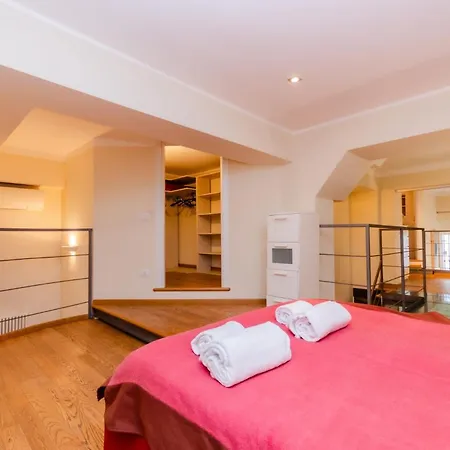 Luxury 3 Fiat, Ariberto Home, Tra Centro Storico Di E Navigli, Con Spaziosa Jacuzzi Apartment *